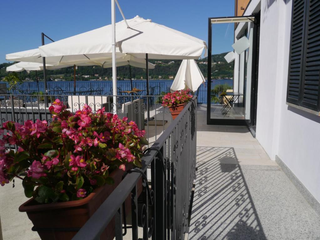 Hotel Lido Ranco Exterior photo